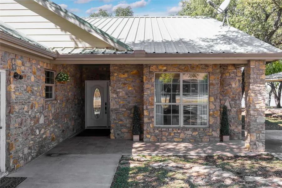 7307 Feather Bay Boulevard, Brownwood, TX 76801 - Image #3