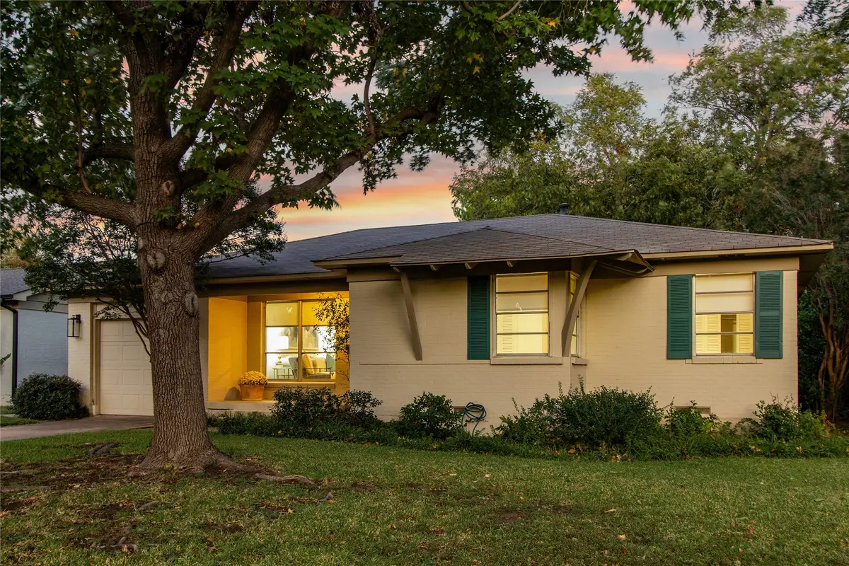 207 Dover Drive, Richardson, TX 75080 - Image #1