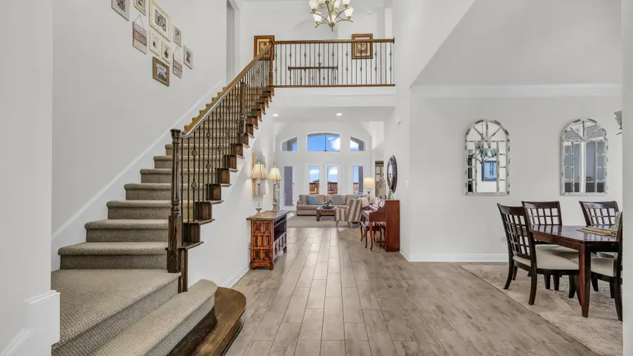 1709 Roundtree Circle E, Fort Worth, TX 76008 - Image #2