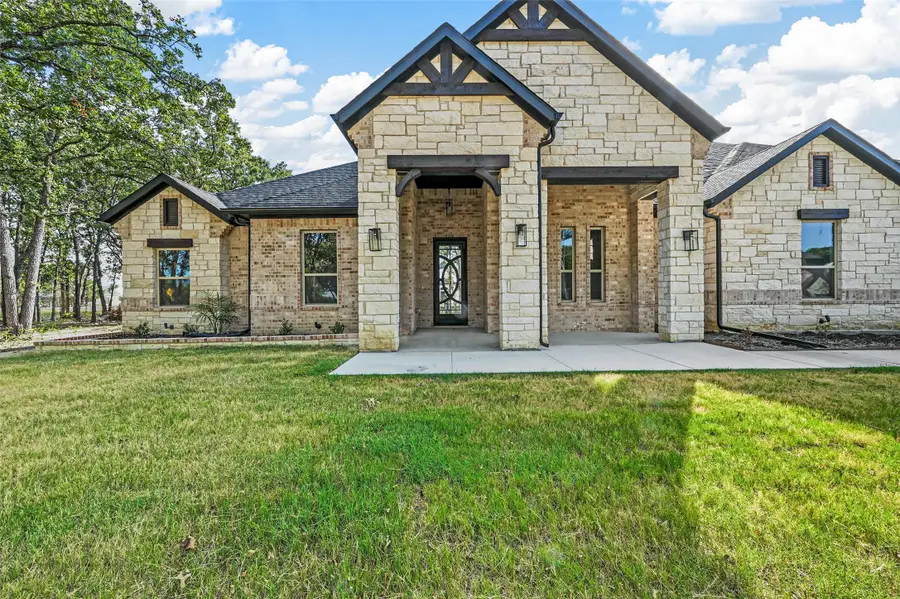 300 Seacross Court, Combine, TX 75159 - Image #2