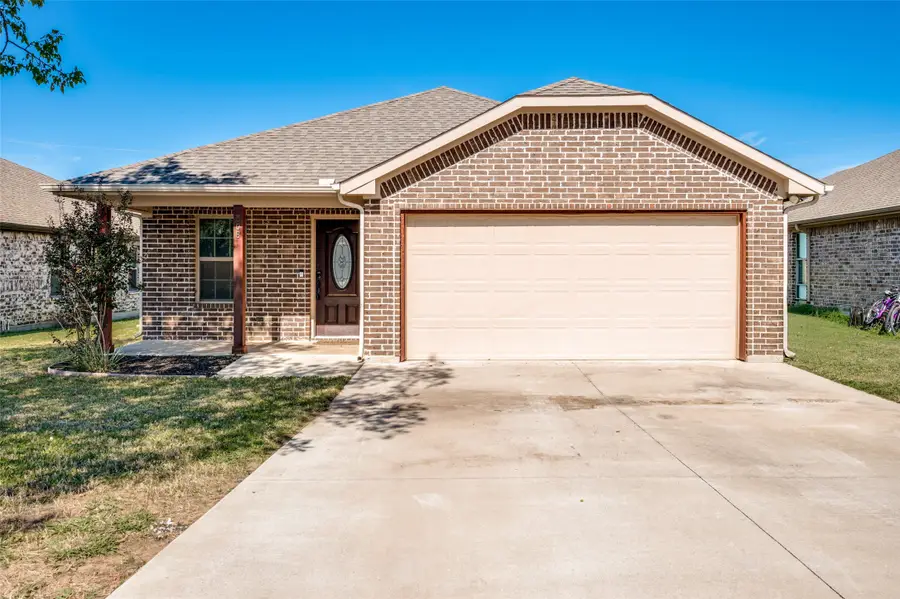 508 W Copenhavr Street, Pilot Point, TX 76258 - Image #2
