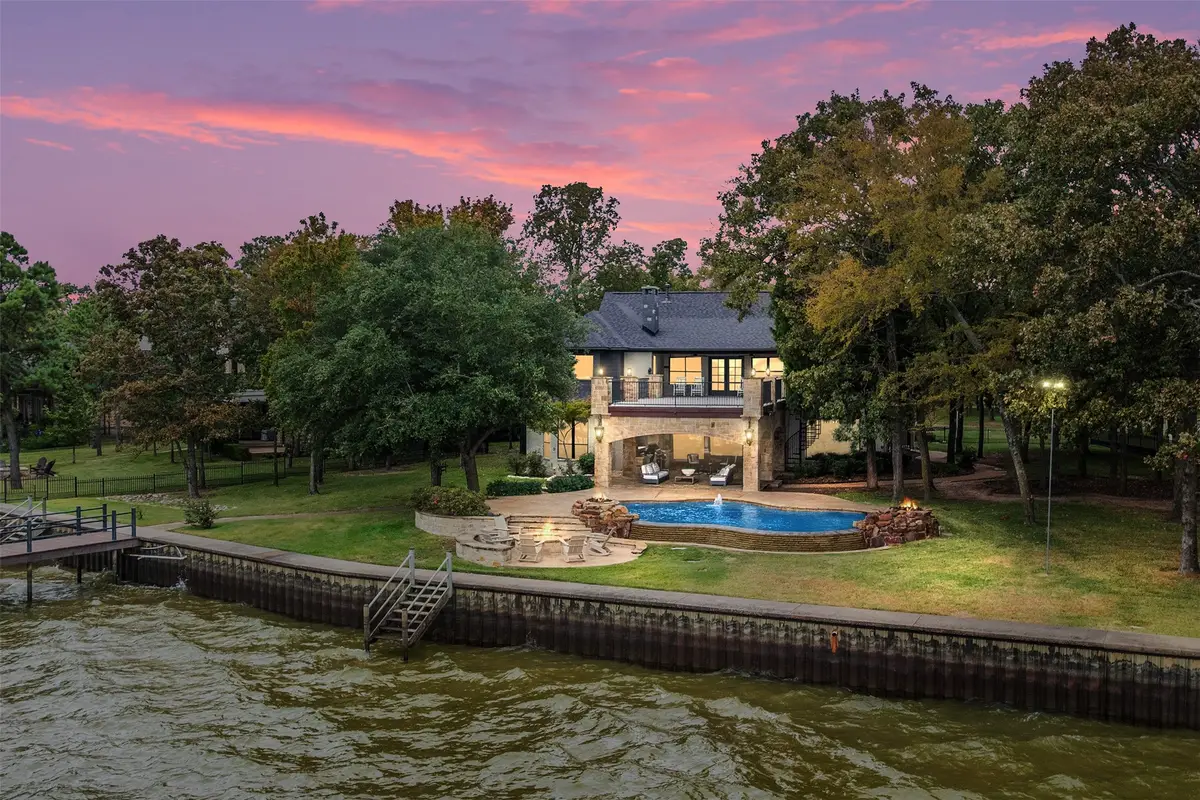 130 Diamond Point Drive, Mabank, TX 75156 - Image #1