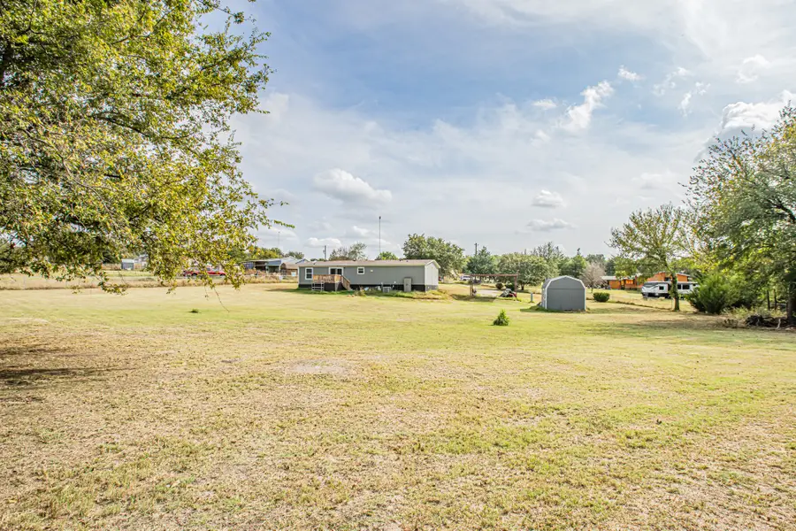 514 Blue Sky Court, Springtown, TX 76082 - Image #3