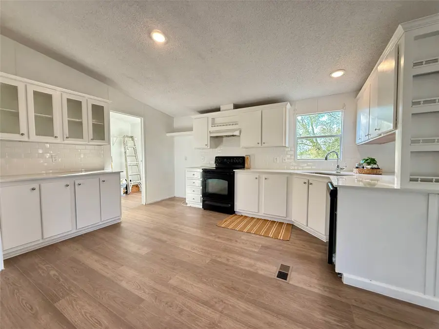 332 Water View Lane, Weatherford, TX 76085 - Image #3