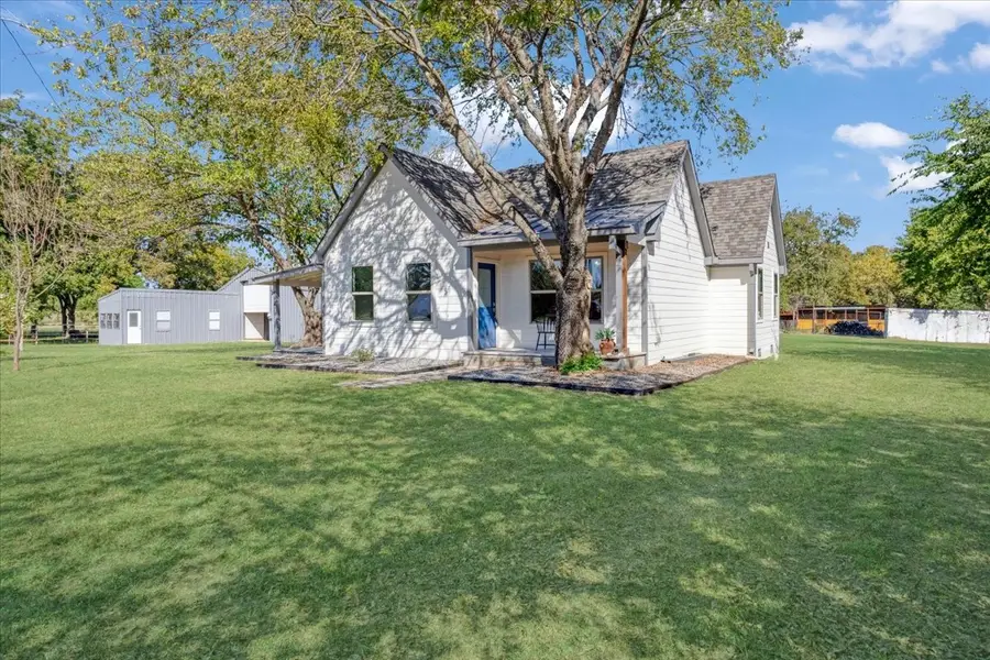 402 W Sam Rayburn Road, Ector, TX 75439 - Image #2