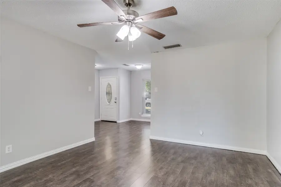 805 Ontario Drive, Garland, TX 75040 - Image #3