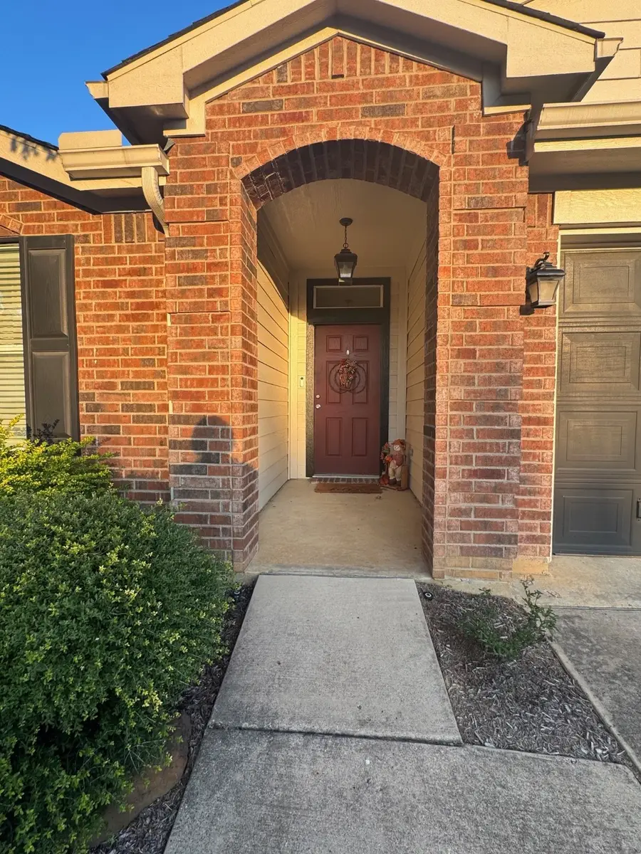 8304 Storm Chaser Drive, Fort Worth, TX 76131 - Image #2