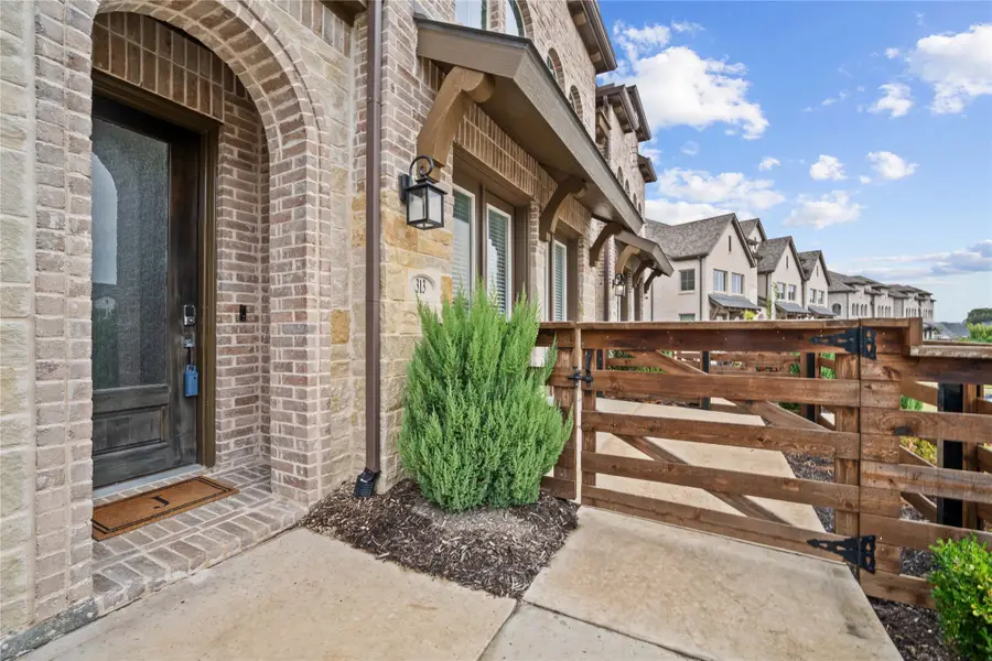 313 Sugarmaple Lane, McKinney, TX 75071 - Image #2