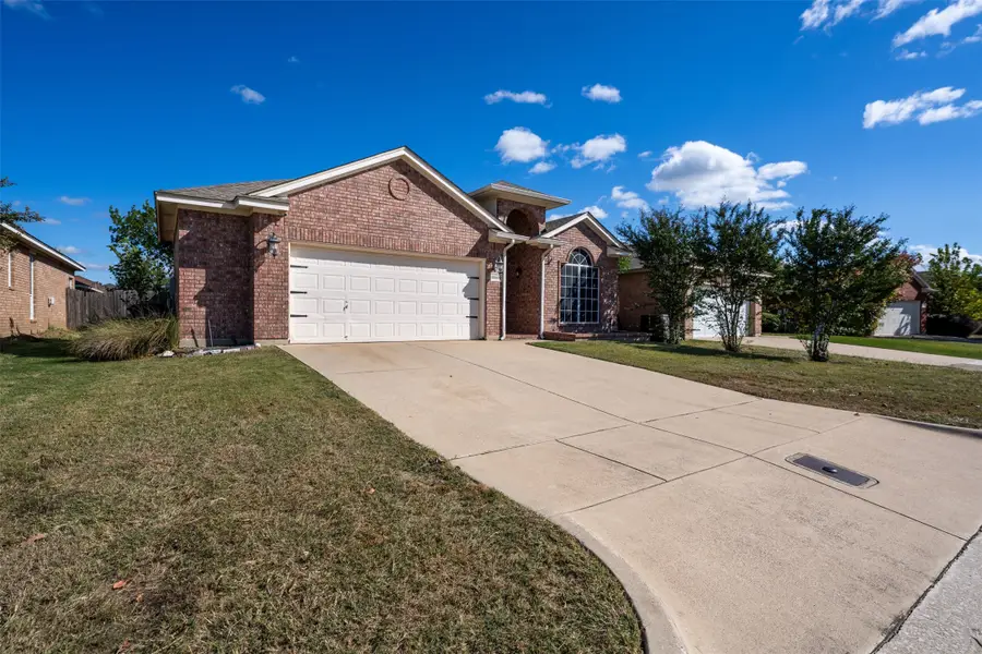 10608 Big Oak Drive, Fort Worth, TX 76131 - Image #2