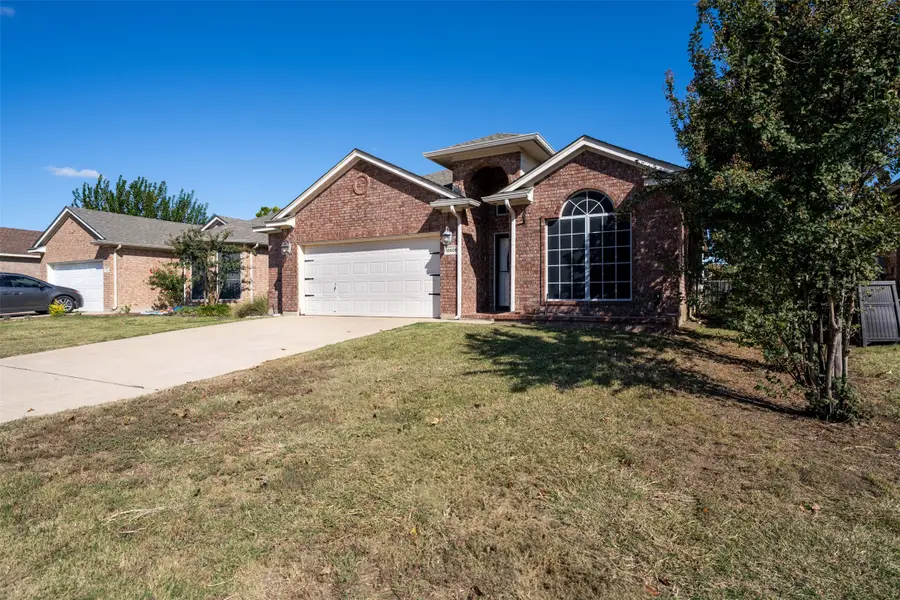 10608 Big Oak Drive, Fort Worth, TX 76131 - Image #3