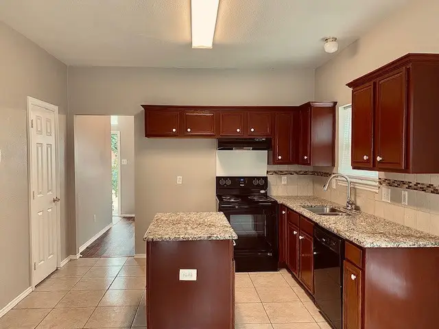 912 Walters Drive, Cedar Hill, TX 75104 - Image #3