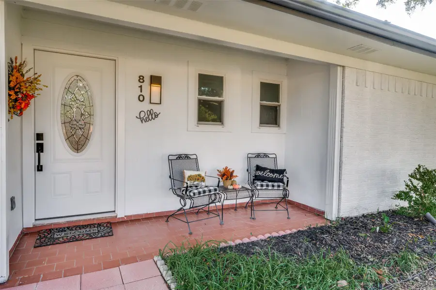 810 Darnell Avenue, Benbrook, TX 76126 - Image #2