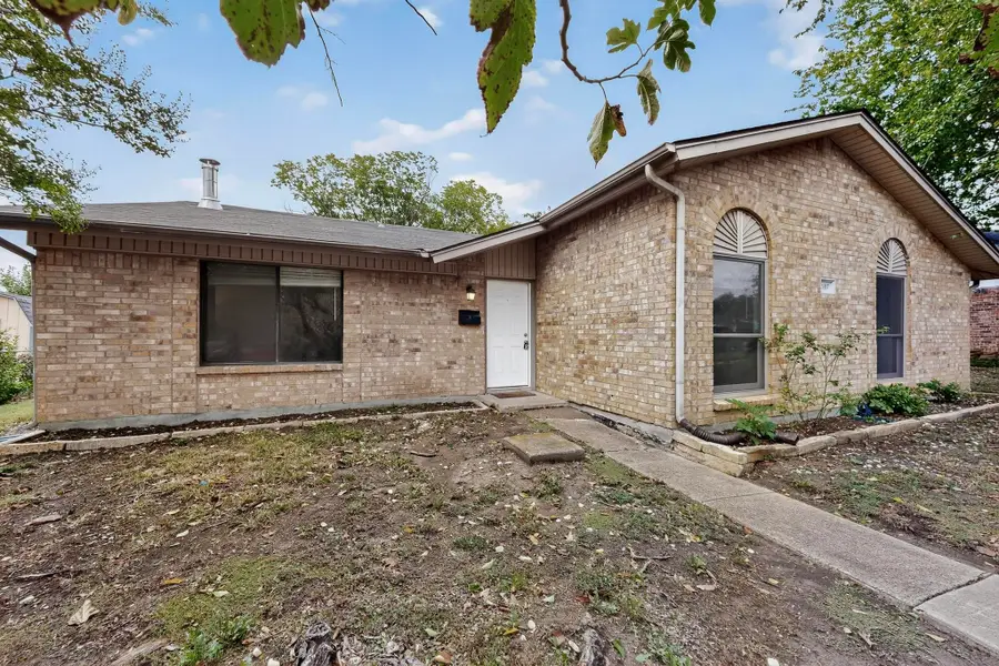 2107 Rockwood Drive, Carrollton, TX 75007 - Image #3
