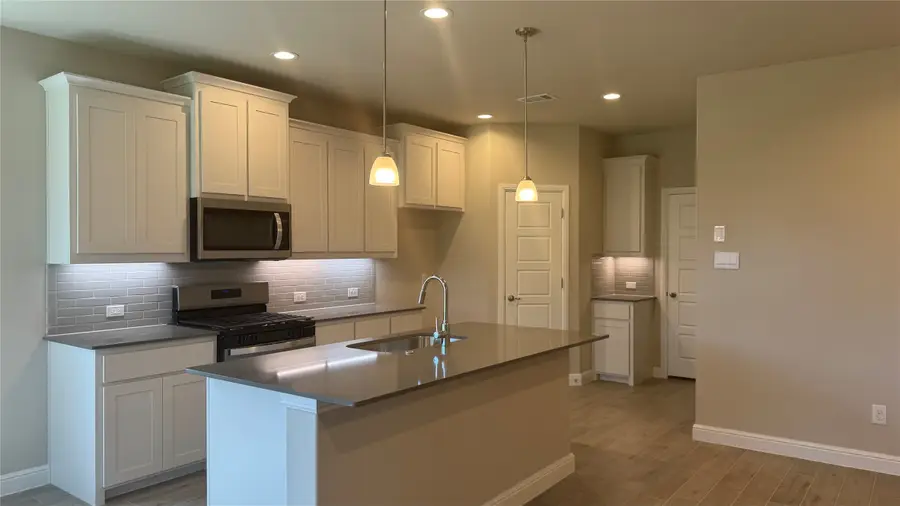 432 Pickett Creek Drive, Fort Worth, TX 76008 - Image #2