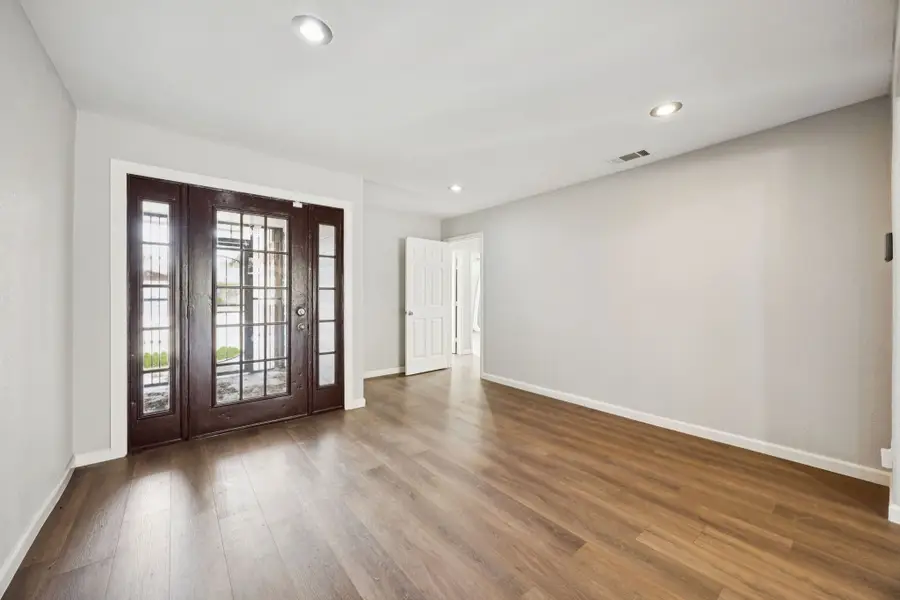 2801 Clearbrook Drive, Irving, TX 75062 - Image #3