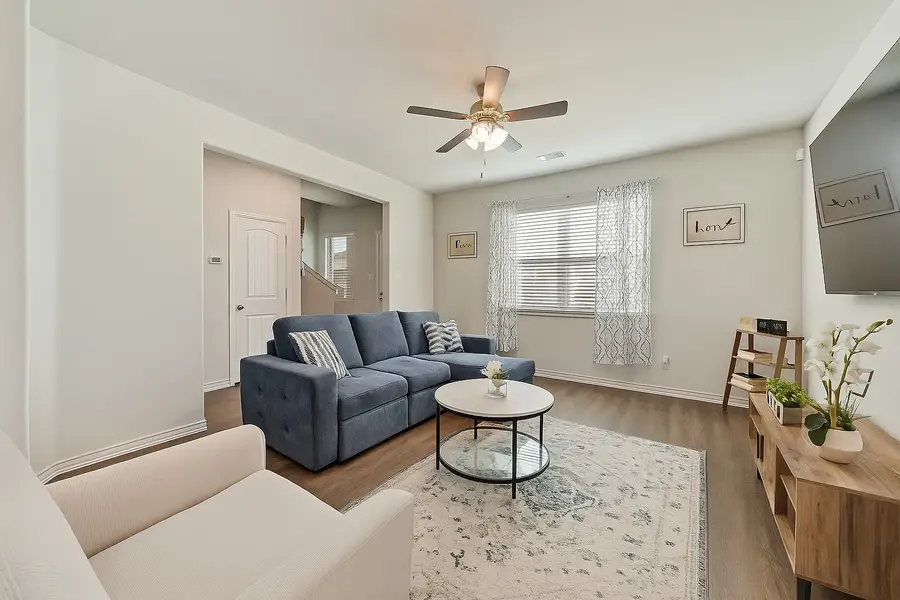 5621 Topwater Trail, Fort Worth, TX 76119 - Image #3