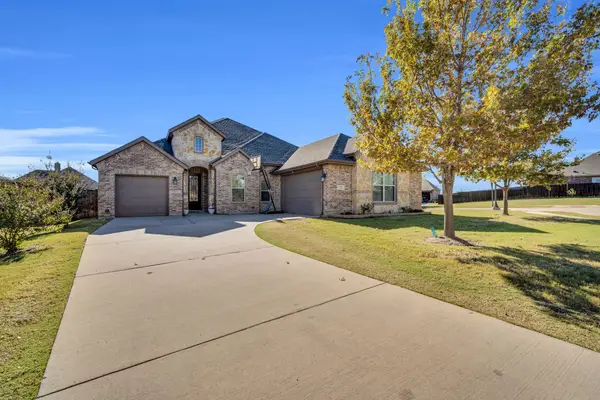 7202 Lone Star Way, Midlothian, TX 76065