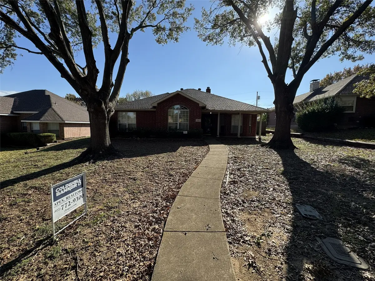 322 E Hillcroft Drive, Duncanville, TX 75137 - Image #1