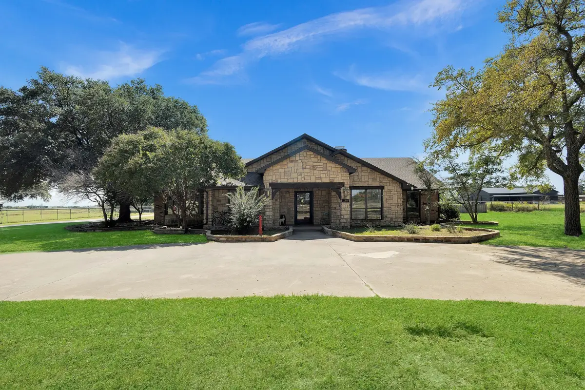 10492 Strittmatter Road, Pilot Point, TX 76258 - Image #1