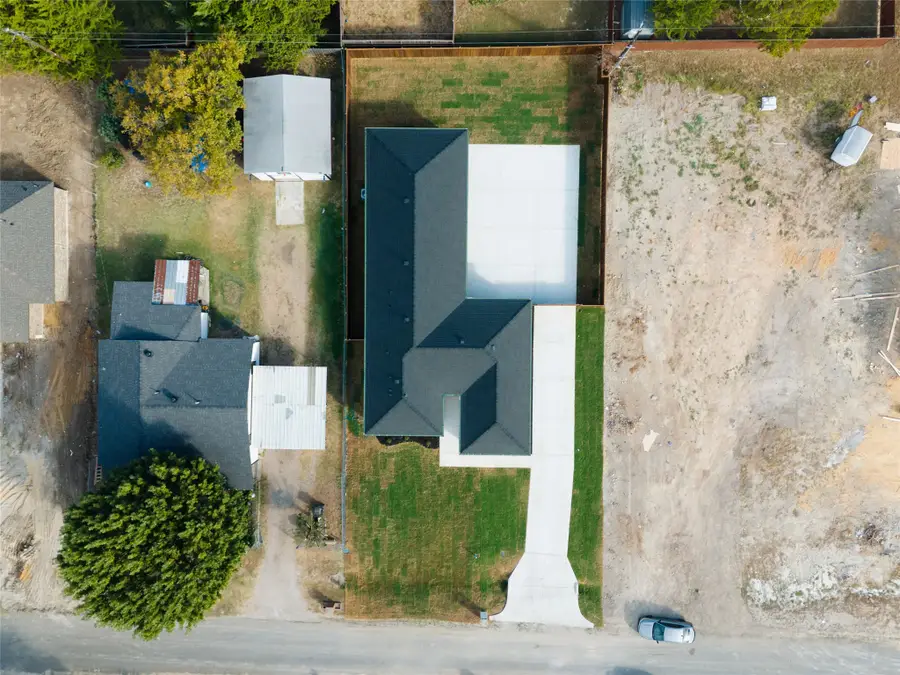 112 E Southbrook Drive, Glenn Heights, TX 75154 - Image #3