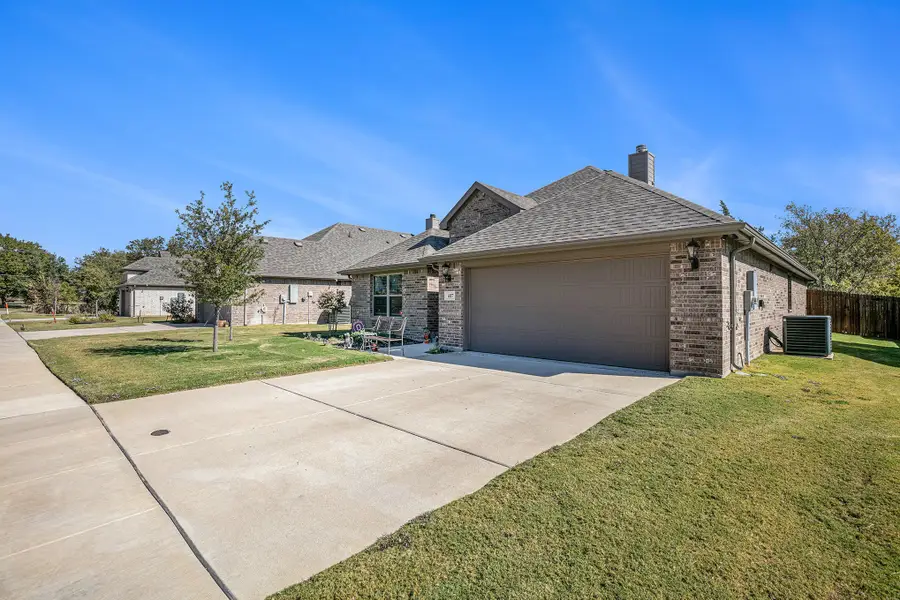 417 Elyse Road, Keene, TX 76059 - Image #3