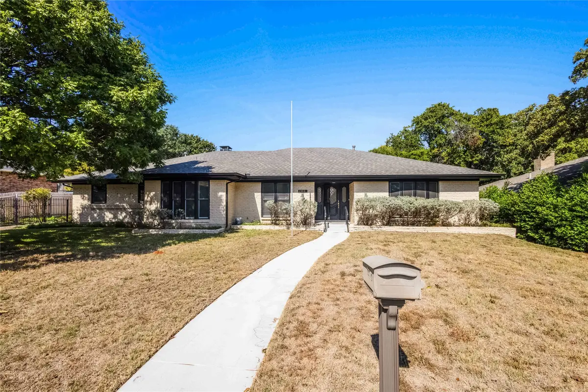 2601 High Oak Drive, Arlington, TX 76012 - Image #1