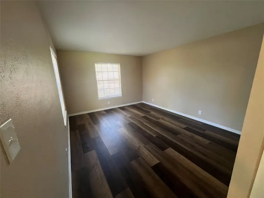 1508 Wilshire Boulevard, Arlington, TX 76012 - Image #3