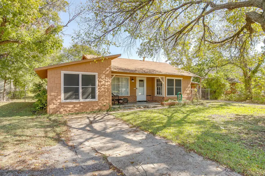 1005 Usher Street, Benbrook, TX 76126 - Image #2