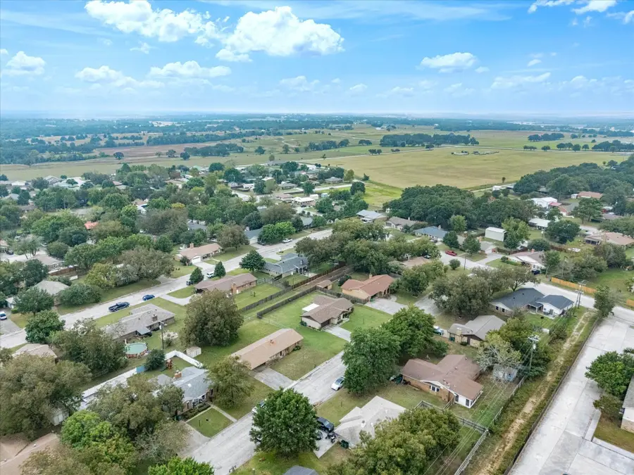 1207 Zahara Street, Bowie, TX 76230 - Image #2