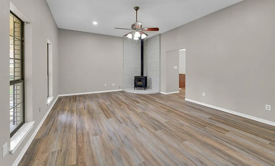 3900 Fox Ridge Road, Lorena, TX 76655 - Image #3