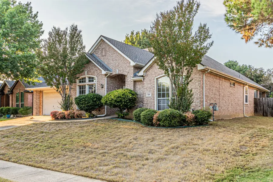 620 Gwyndellons Lane, Grand Prairie, TX 75052 - Image #2