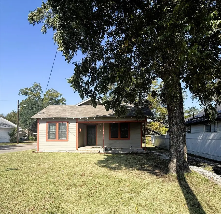 1444 W 6th Avenue, Corsicana, TX 75110 - Image #2