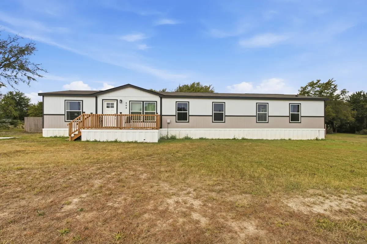 308 Largo Street, Bonham, TX 75418 - Image #1