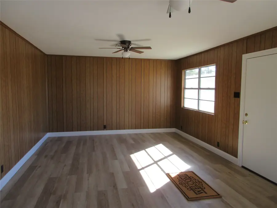 813 Live Oak Highway, Marlin, TX 76661 - Image #3