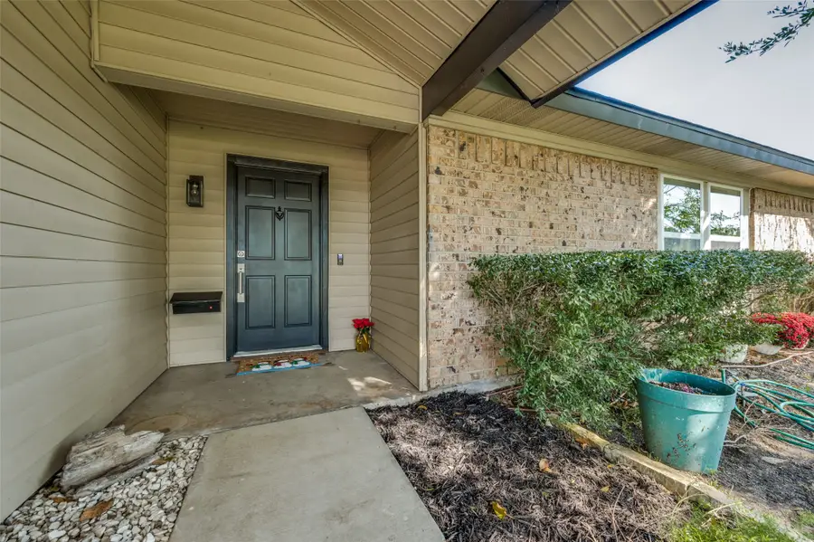 2800 Arcadia Lane, Carrollton, TX 75007 - Image #3
