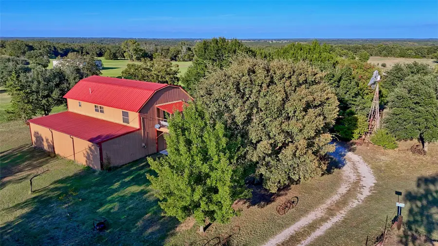 712 Front Street, Sunset, TX 76270 - Image #3