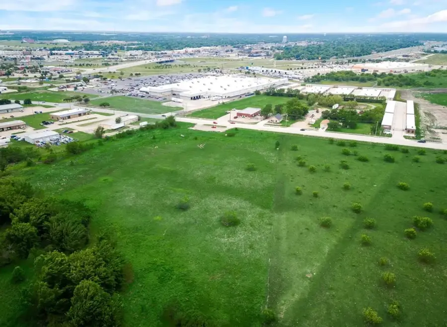 2301 Traders Road, Greenville, TX 75402 - Image #2