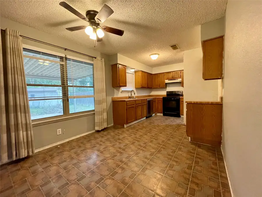 548 N Park Drive, Saginaw, TX 76179 - Image #3