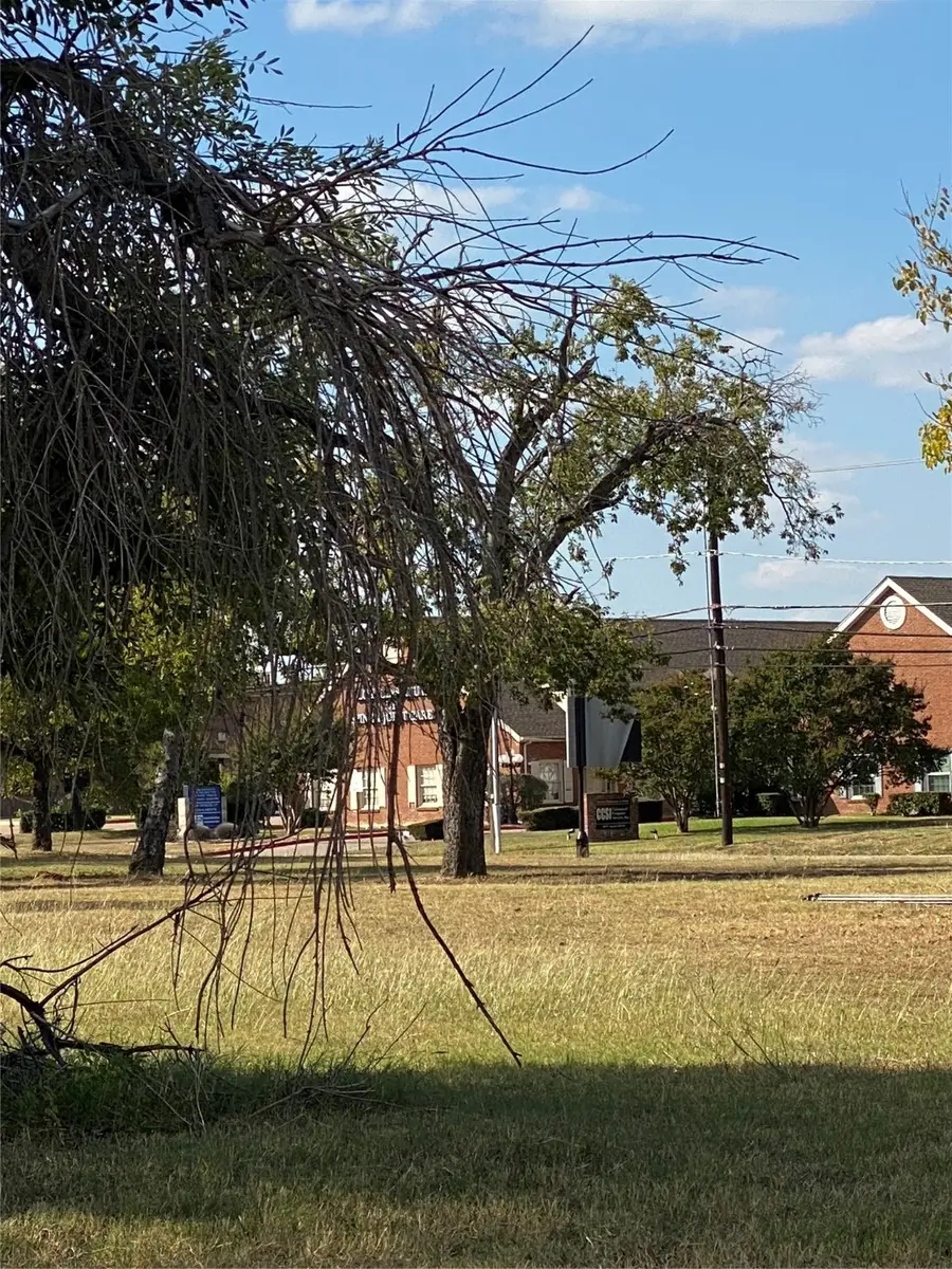 920 N Center Street, Arlington, TX 76011 - Image #3