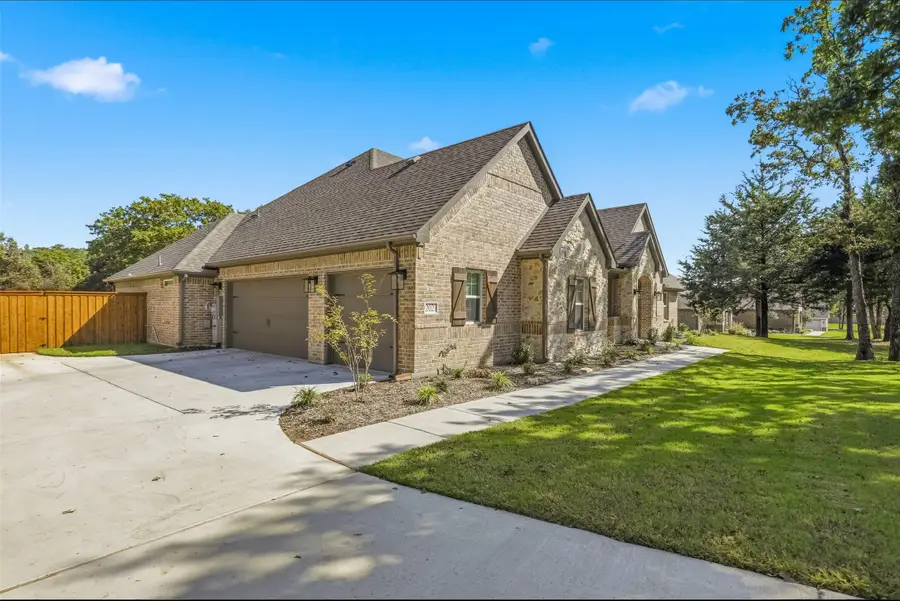 2021 Crystal Palace Boulevard, Alvarado, TX 76009 - Image #3