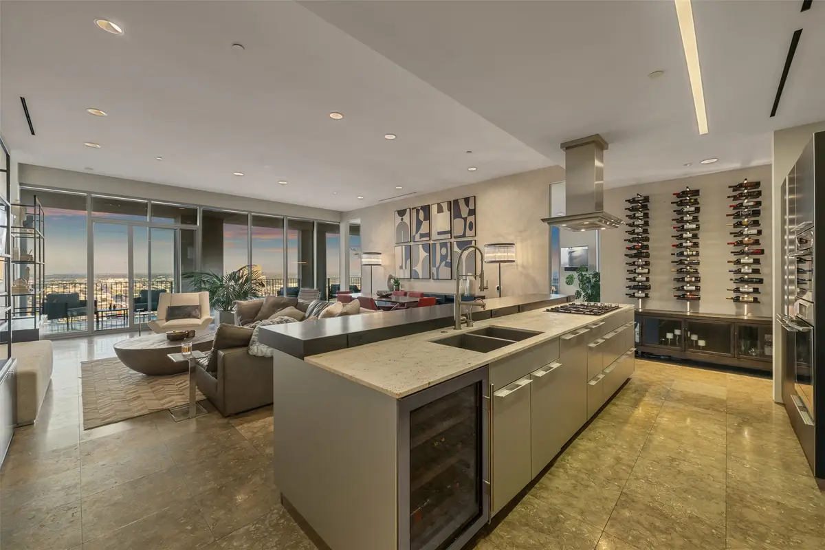 1717 Arts Plaza #2202, Dallas, TX 75201 - Image #1