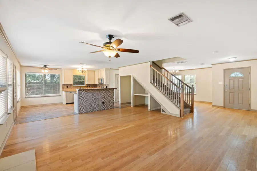 105 Foxtail Court, Red Oak, TX 75154 - Image #2