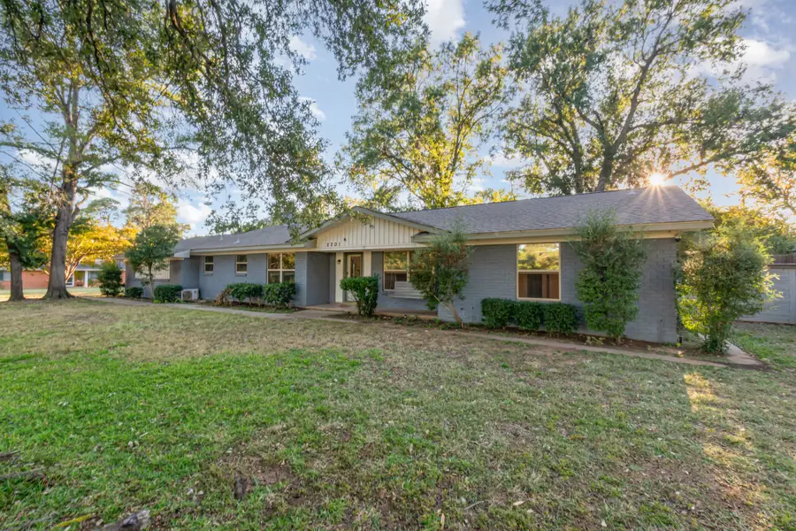 2201 N Mill Street, Lewisville, TX 75057 - Image #3