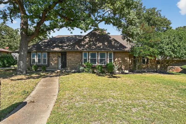 2406 Knightsbridge Street, Grand Prairie, TX 75050