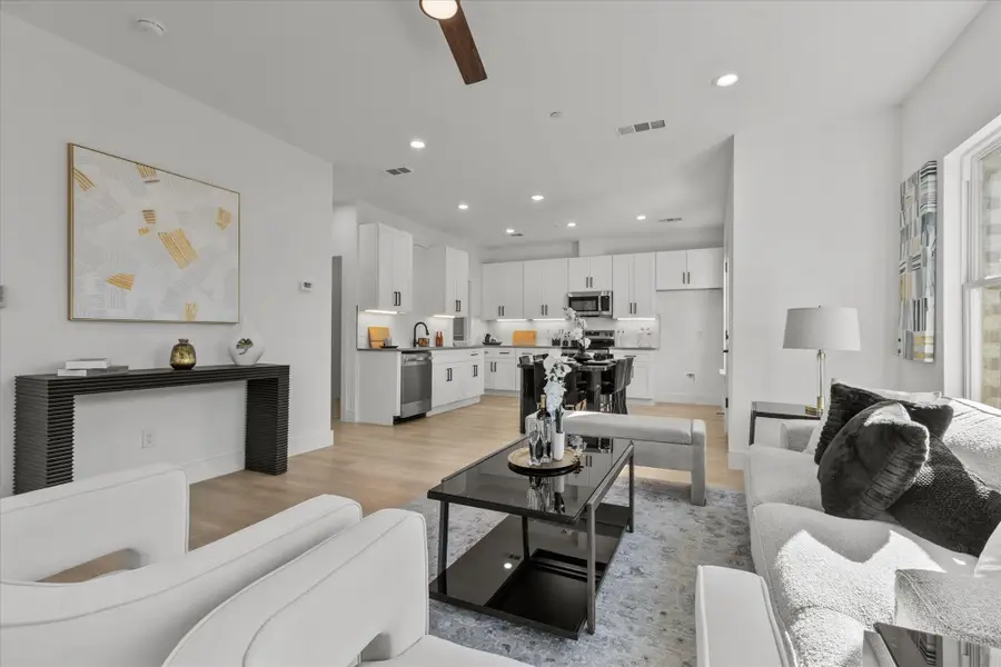 124 Homes Drive, Grand Prairie, TX 75050 - Image #2