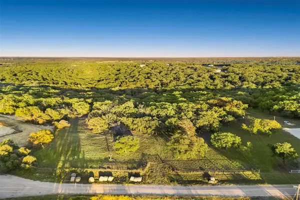 204 N Cheyenne Trail, Springtown, TX 76082
