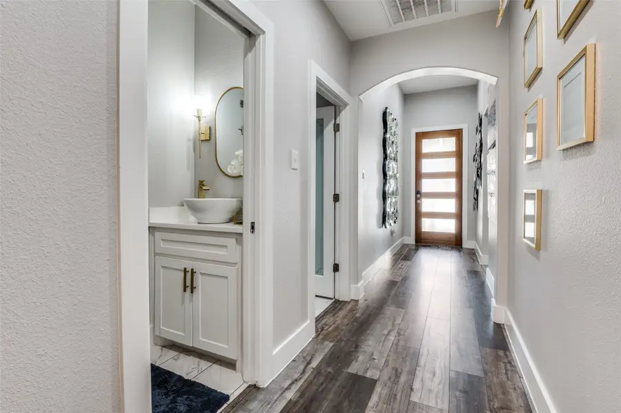 216 Melrose Lane, Lancaster, TX 75146 - Image #3