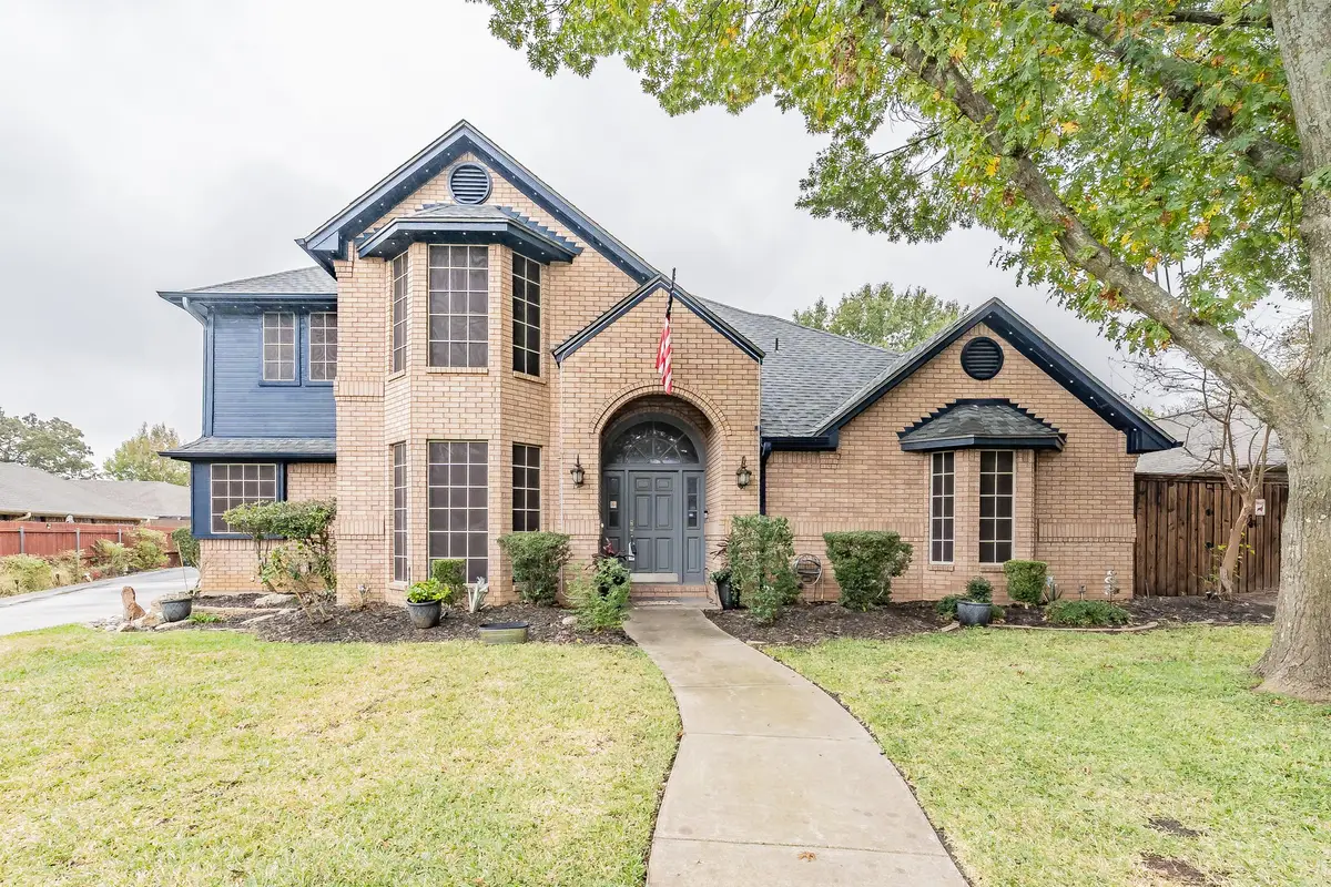 6901 Blake Drive, Arlington, TX 76001 - Image #1