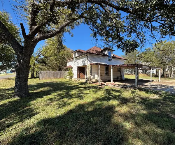 207 E 3rd Street, Maypearl, TX 76064