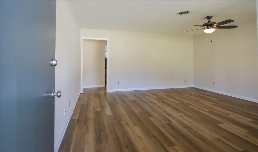 4305 Highland Lake Drive, Lake Worth, TX 76135 - Image #2